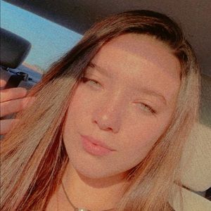 Meet your Posher, Lizzie